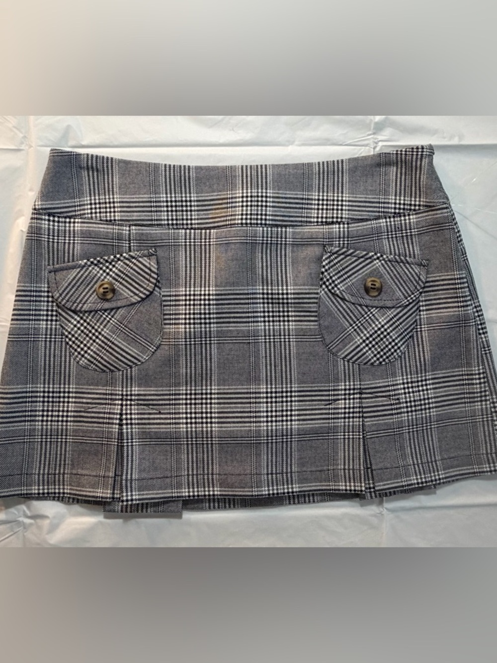 Sincerely Jules, Medium, Plaid Mini Skirt with Front Pockets - Gray